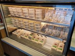 面包甜点陈列柜-于记杏仁(衡阳路店)