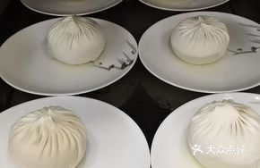 Quxia Crab Roe Soup Dumplings