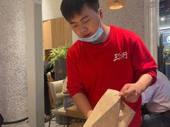 -三人行骨头王火锅(长寿店)