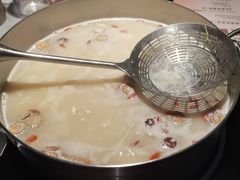 -尚尚仙·酸汤猪手·猪肚鸡火锅(华联万柳购物中心店)