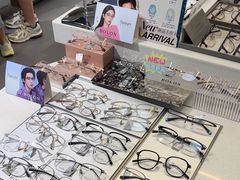 -视野联行眼镜•蔡司•依视路(温江店)