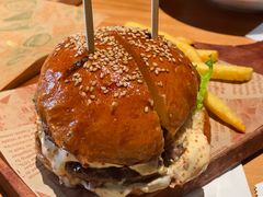 -三勾JJJ Burger&Coffee(梅溪湖店)