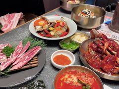 -草家酱蟹炭火烤肉店(珲春南路一店)
