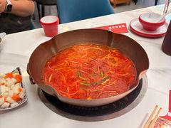 -毛辣果·贵州红酸汤牛肉火锅(西单店)