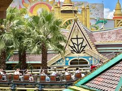 -七彩云南欢乐世界