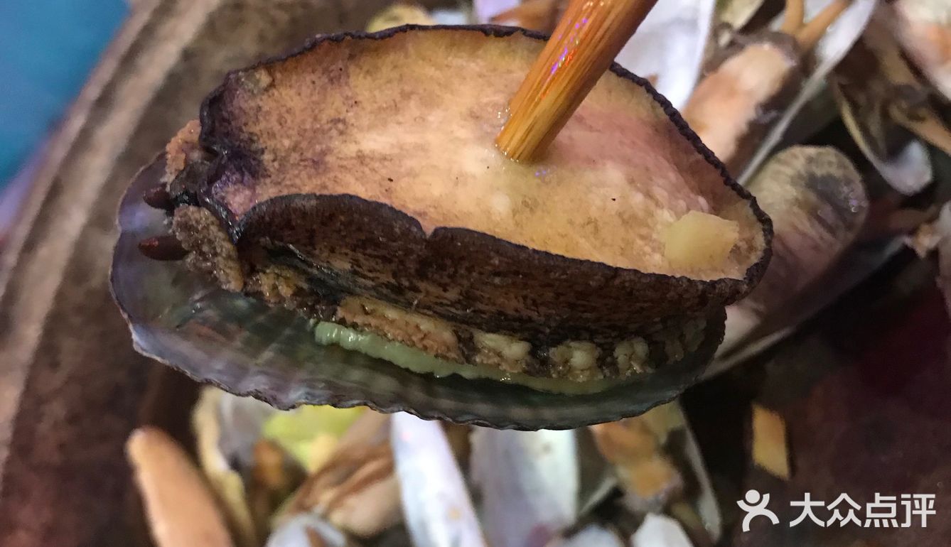 烤鸟贝也是必点，非常好吃，一点也没烤老