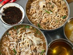 -正宗杨记普洱酸醋米线(总店)