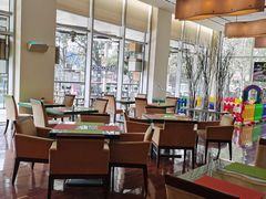 -上海浦东假日酒店逸庭咖啡厅