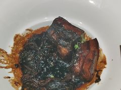 黑松露东坡肉配窝窝头-味钱塘·钱塘渔鲜·地道江浙菜(宋城店)