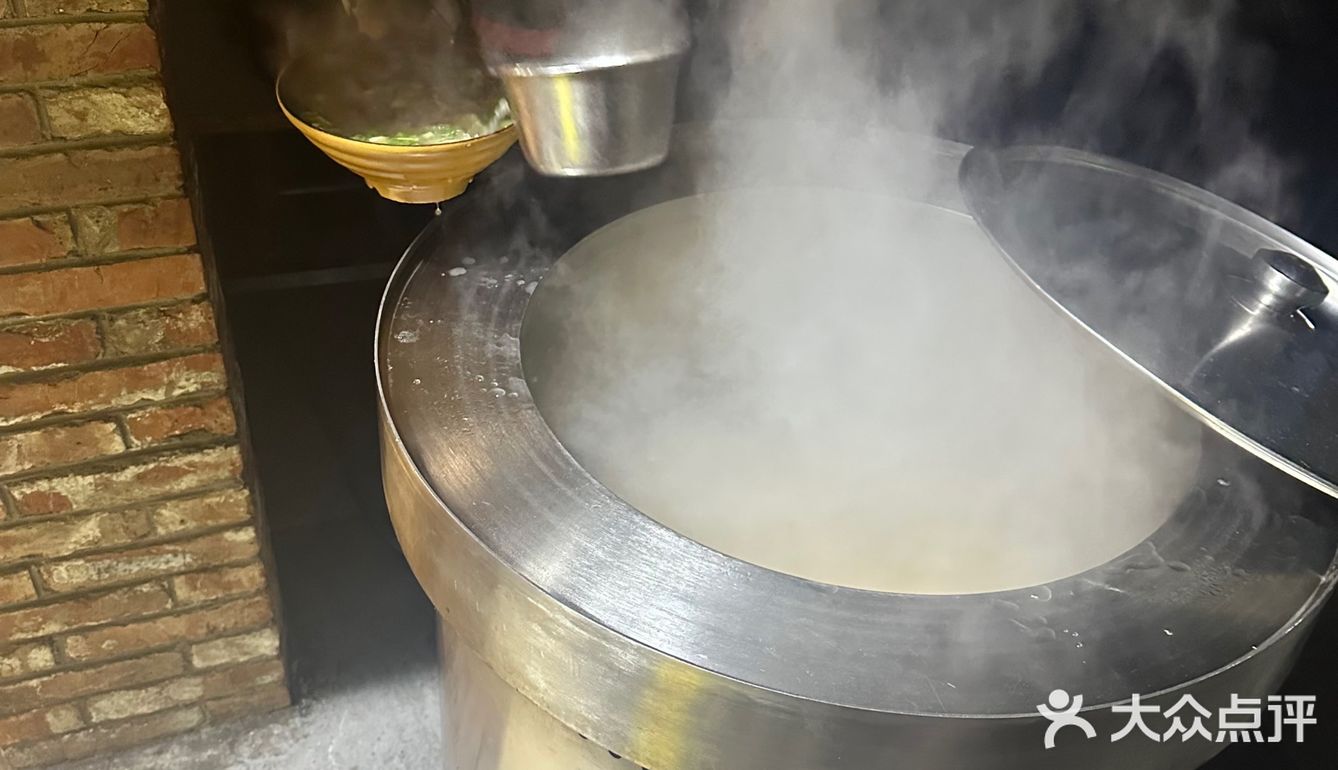 吃羊鞭，喝羊汤，啃腰子！补大发了！