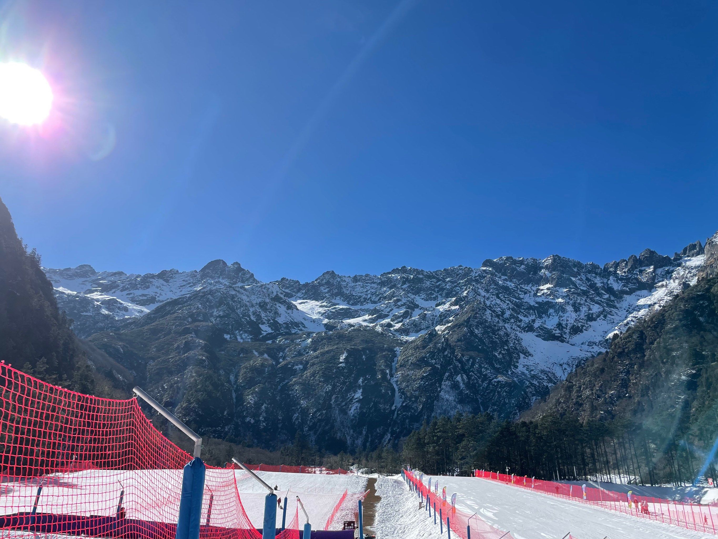 汶川羌人谷滑雪场