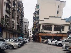 -苗伯妈酸汤火锅