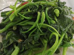 -马尔龙新疆饭店·清真(瑞景店)