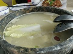 -墨脱石锅椰子鸡•香草鸭•东山羊(大东海店)