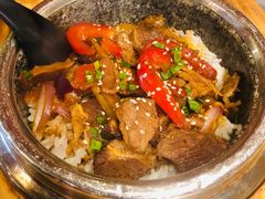 石锅肥牛饭-明洞阿姨·韩式酱蟹烤肉·创意料理(三元桥店)