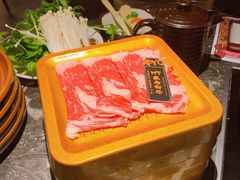 -牛YO寿喜烧·铁板烧和牛火锅自助(市府恒隆店)