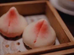 蟠桃流沙包-杭州西子湖四季酒店·金沙厅