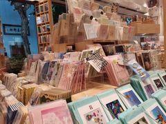 -猫的天空之城概念书店(杭州南宋御街店)