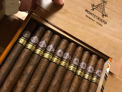 -Estaeslavida分享茄雪茄吧(亿彩购物中心店)