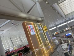 -麦当劳(上海虹桥站30B检票口楼上)