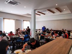 -Chom Cafe and Restaurant