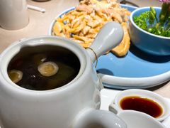 海椰皇炖乌鸡-尚一汤·粤菜海鲜(环球港店)