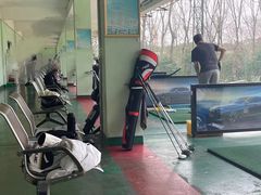 -仙霞高尔夫练习场-停车场