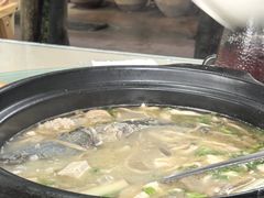 -土砂锅生态山庄·非遗砂锅雅鱼