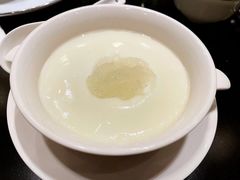 官燕双皮奶-广州文华东方酒店·江-由辉师傅主理