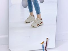 -胶囊画廊