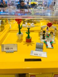 -乐高品牌旗舰店(人民广场店)