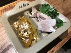 -亮亮面馆(经六路店)