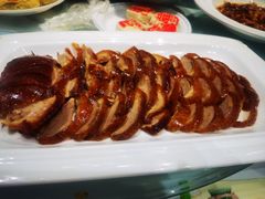 精品烤鸭-宝轩渔府·老字号海鲜·正宗津菜(水上店)