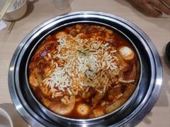-三清洞摩西韩式年糕火锅(威高广场店)