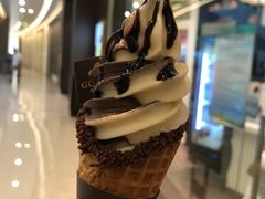 香草黑巧双重口味软冰淇淋-GODIVA(万象城店)