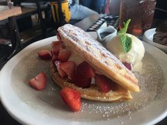 -ROAST coffee & eatery