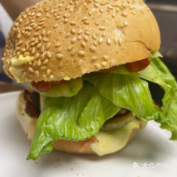「夏威夷披萨」这次点的是夏威夷味道的披萨，饼皮是一如