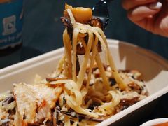 烟熏鸡肉佐菌菇意大利扁面-JPG canteen(广州寺右公馆店)