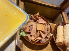 发鱿鱼-宽板凳老灶火锅