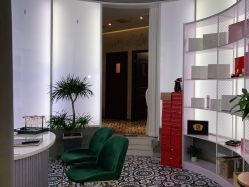 -PE SALON 