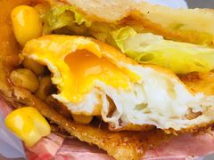 炸蛋葱油饼-小红车炸蛋葱油饼