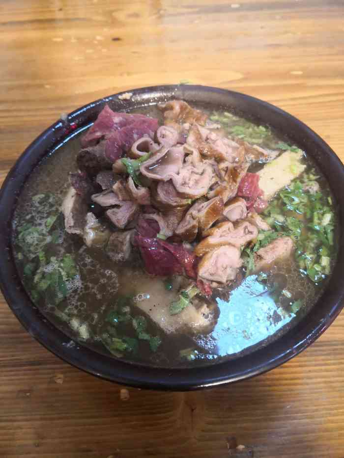 六爷门框百年卤煮-"看了抖音,说是北京最正宗,最传统的卤煮火.