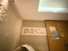 -新盈光·云会所(百丈东路店)