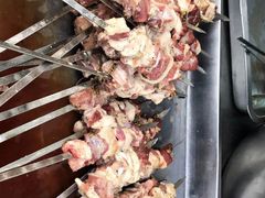 -烤肉小伙烤肉店