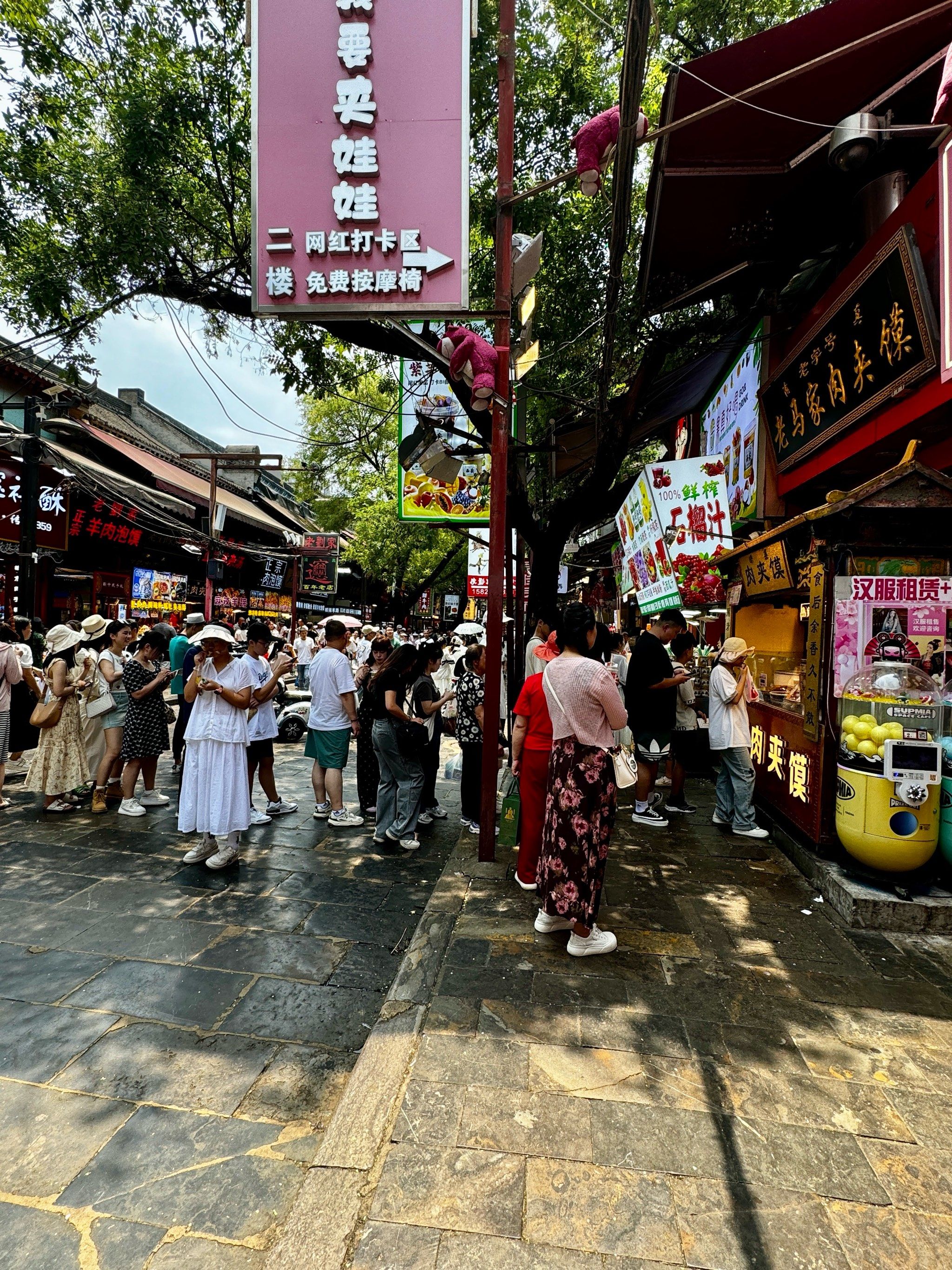 回民街的顶流肉夹馍