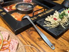 -老牌坊云南鱼豆花火锅(爱建店)