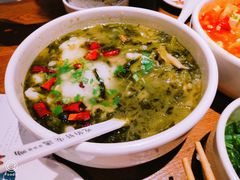 -渝是乎川渝小炒(龙旗购物中心店)