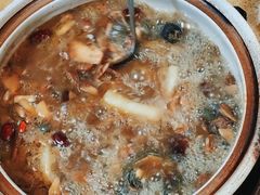 乌鸡野生菌汤-东巴谷野生菌火锅餐厅