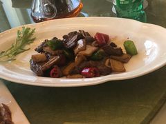 杏鲍菇牛仔骨-上海小南国(世博源店)