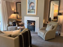 -Huka Lodge